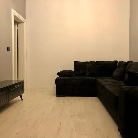 Nikki Apartments 3 Tirana Bagian luar foto